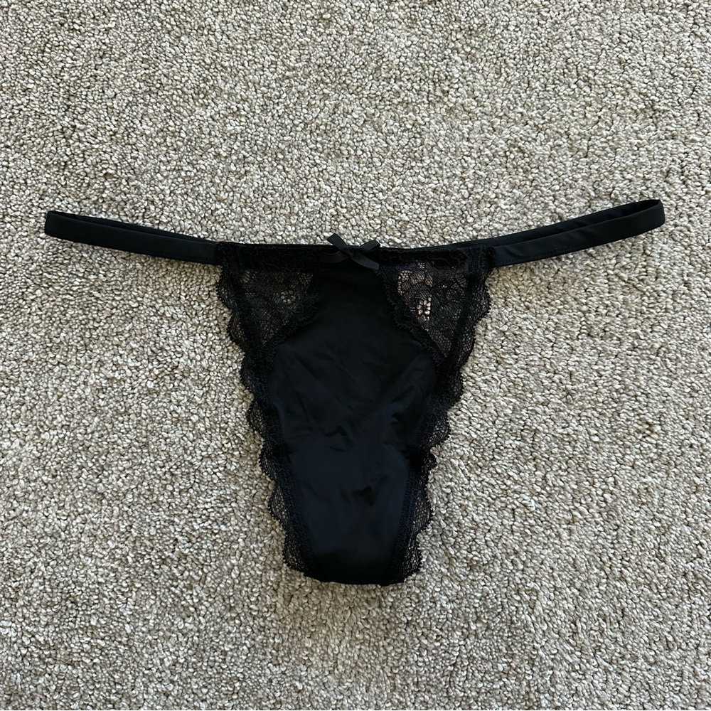 Victoria's Secret Black Dream Angel V-String Panties Size Medium